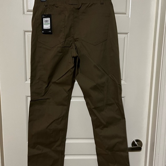 BNWT Under Armour Women’s Enduro Pants. - Picture 5 of 7